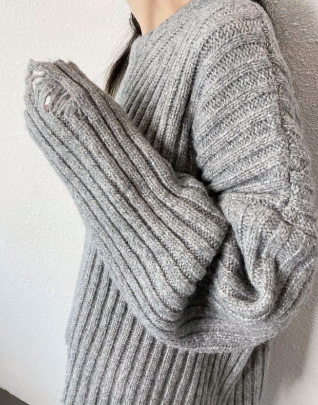 Grey Oversized Raw Edge Knit #241239